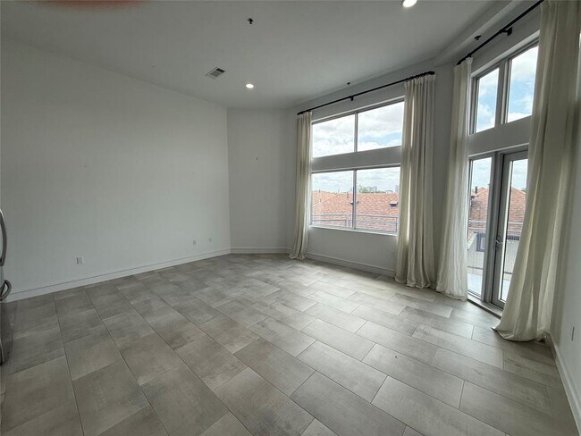 Building Photo - 3311 Yupon St