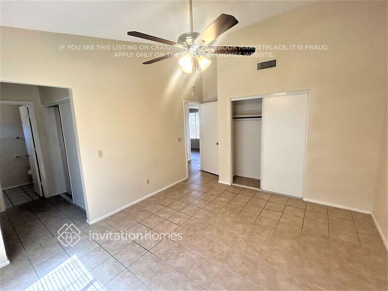 Building Photo - 10851 W Ruth Ave