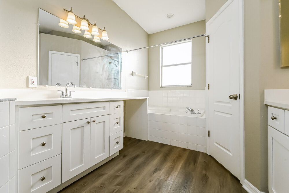 Building Photo - 6150 Kiteridge Dr