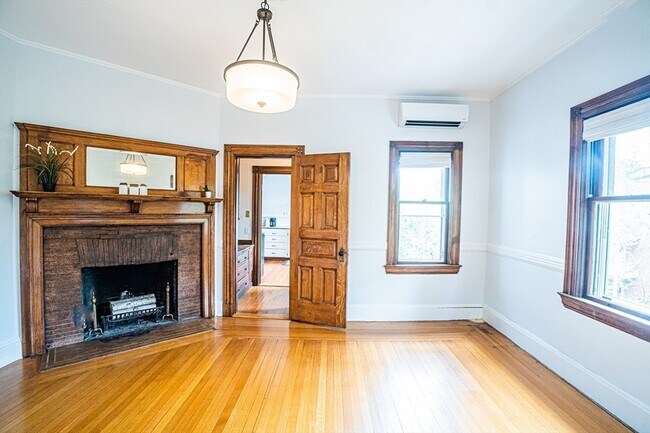 Building Photo - 18 Whittier St