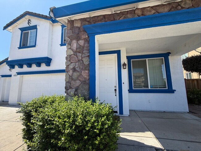 Building Photo - AVAILABLE NOW! LEASE TODAY! 4 Bedroom 3 Bath Elk Grove Home with Bonus Room!