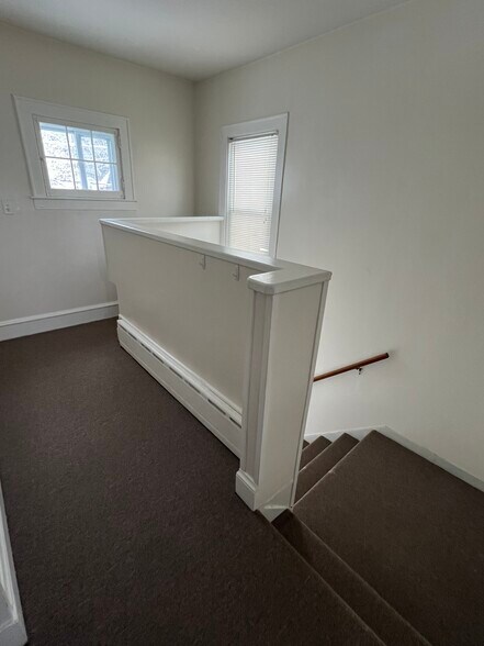 Building Photo - 164 Wall St