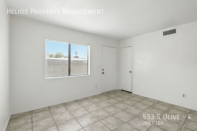 Building Photo - 533 S Olive-4