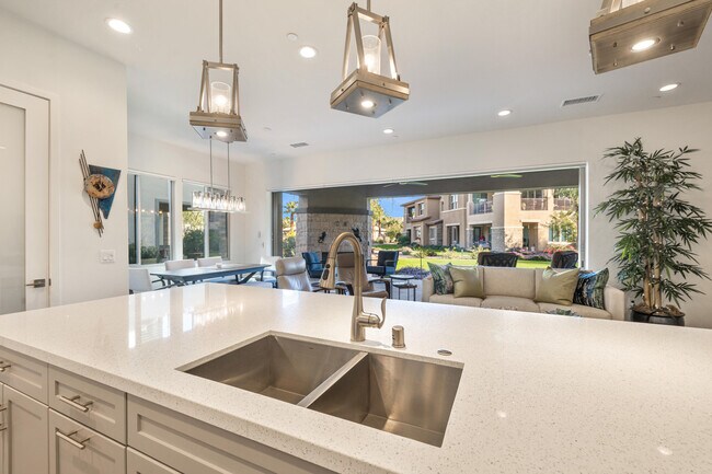 Building Photo - 1701 Retreat Cir