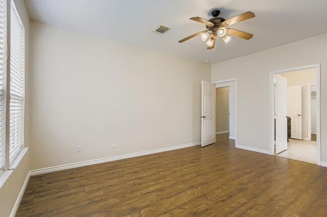Building Photo - 20806 Cottage Cove Ln