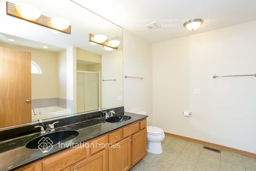 Building Photo - 4747 W Tulip Ave