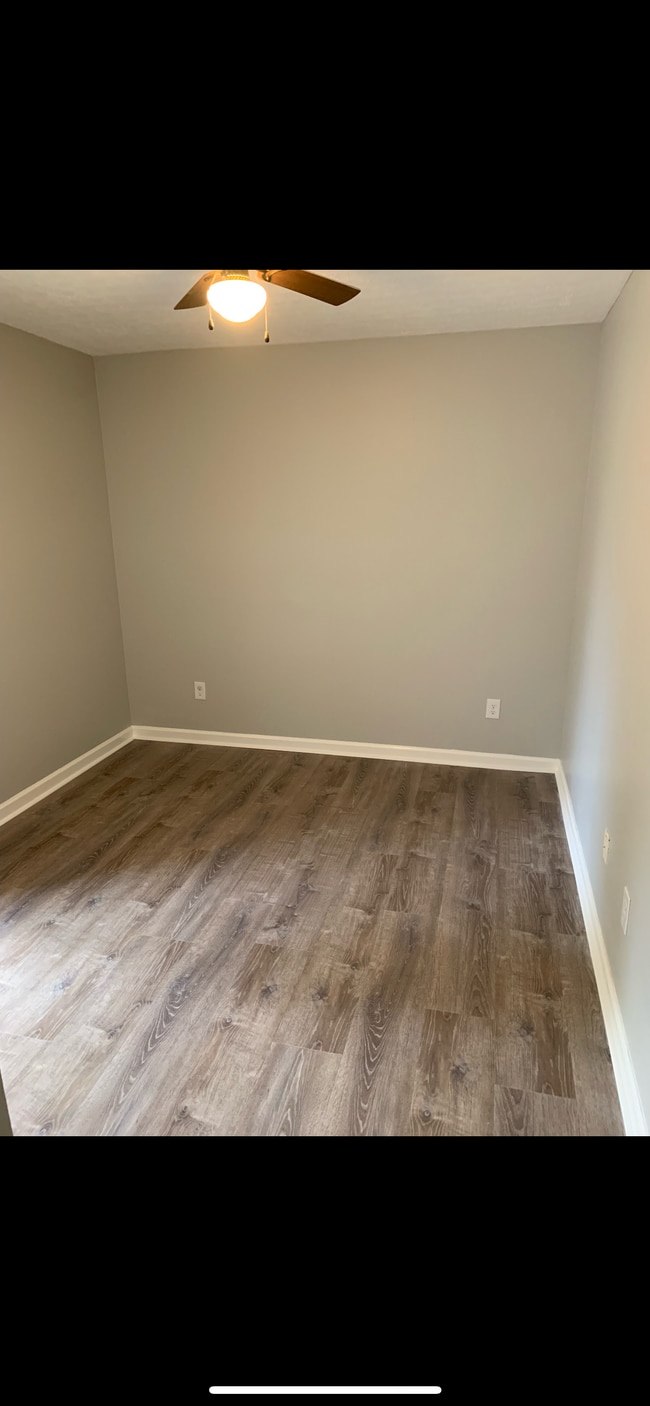 Building Photo - 135 W 14th Ave