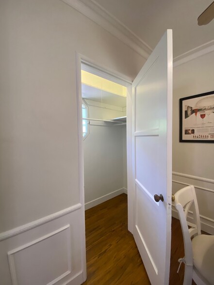 Entry Way Closet - 1290 Devon Ave