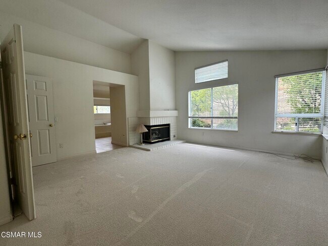 Building Photo - 318 Hornblend Ct