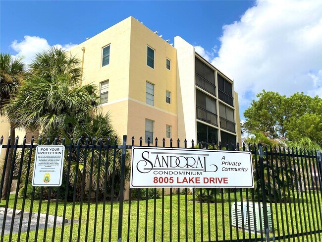 Building Photo - 8005 Lake Dr