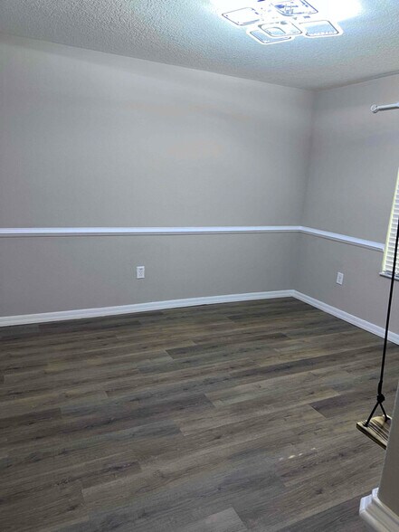 Building Photo - 10808 Whitecap Dr