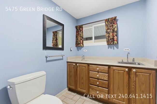 Building Photo - 5475 Green Bridge Rd