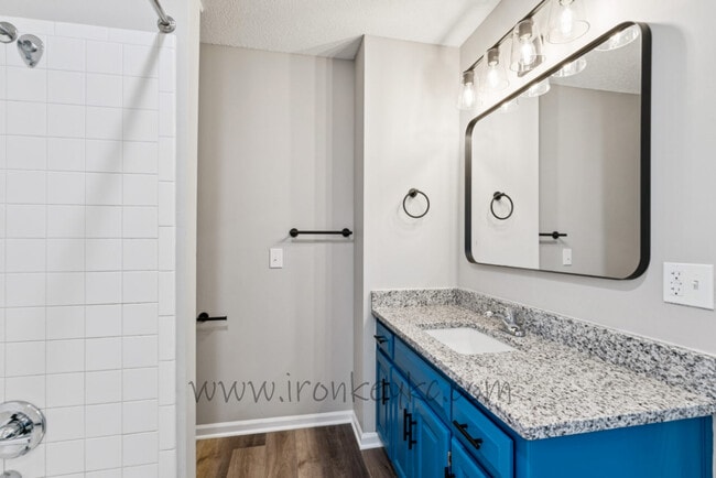 Building Photo - 6620 W 152nd St