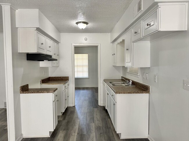 Building Photo - 4209 Camelot Ave