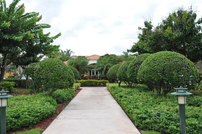 Building Photo - 7330 NW 114th Ave