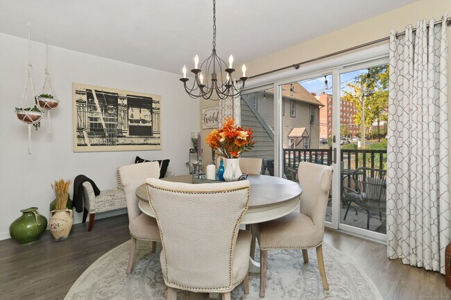 Building Photo - 101 Grove St