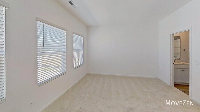 Building Photo - 904 Formby Wy