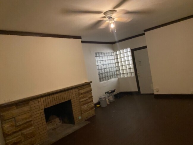 Building Photo - 1532 Woodland Ave NW