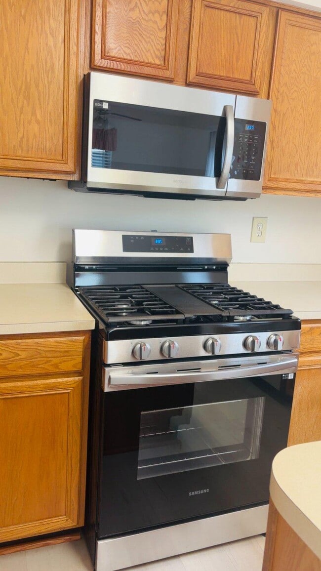 Building Photo - 6615 Buskin Ln