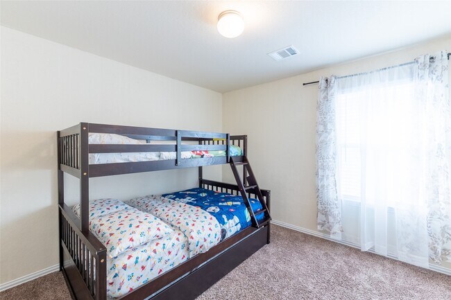 Building Photo - 11413 Hackmatack Way