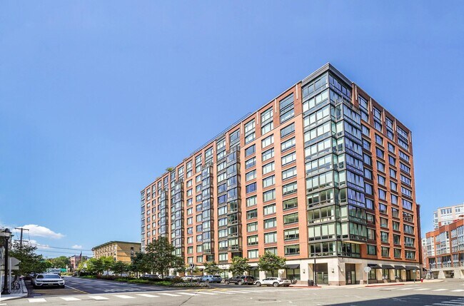 Building Photo - 1100 Maxwell Ln