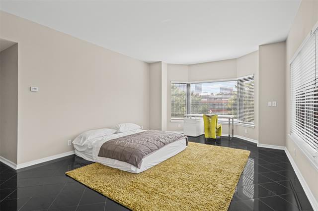 Building Photo - 3030 McKinney Ave