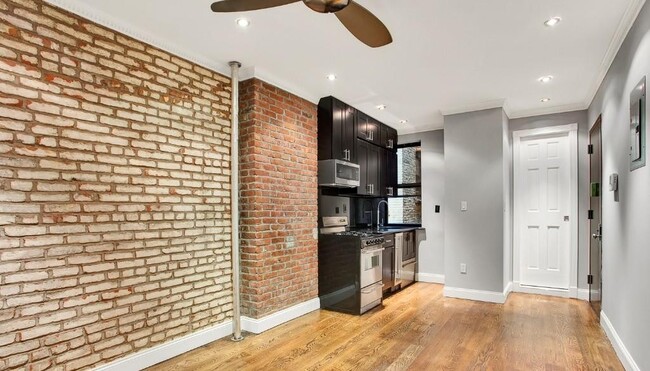 Building Photo - 436 W 52nd St