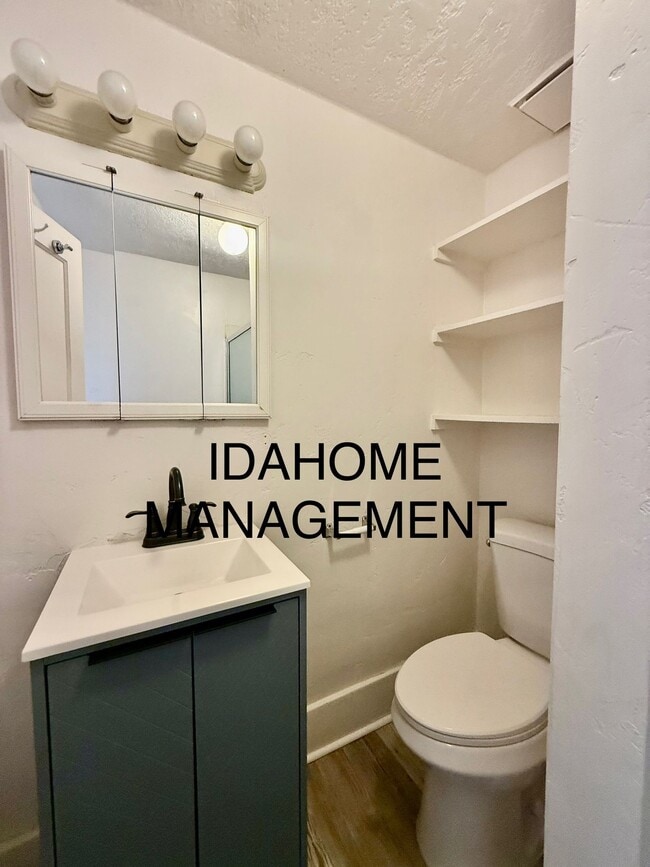 Building Photo - Updated 1 bedroom for rent neat Idaho State.