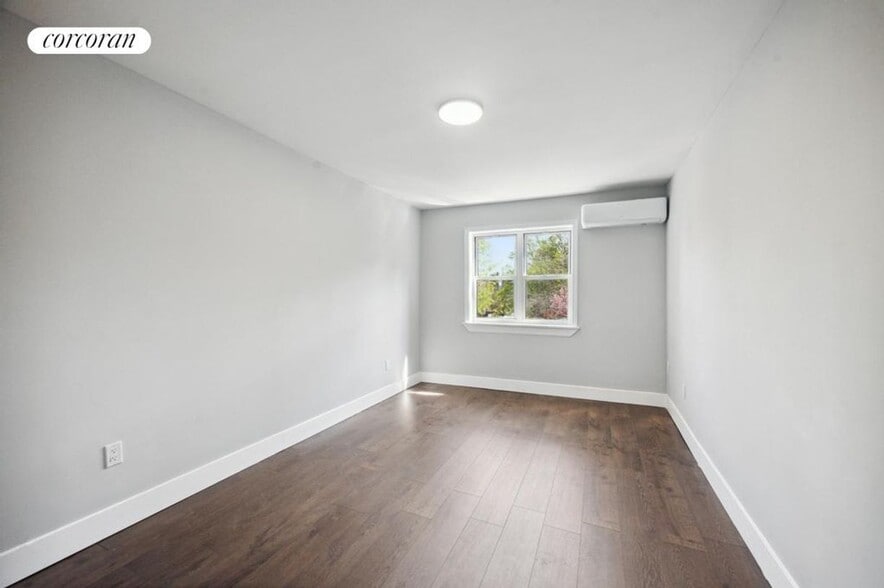 Building Photo - 224 W 252nd St