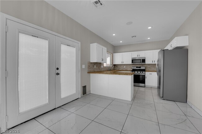 Building Photo - 3733 Horseshoe Mesa St