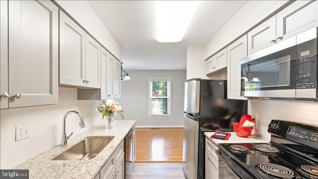 Building Photo - 3148 Bayswater Ct