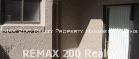 Building Photo - 493 Meadowood Blvd