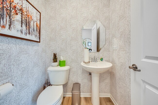 Building Photo - 1261 Glenmont St