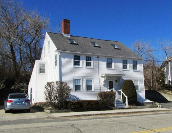 Building Photo - Bright 1BR Apartment with Bonus Space – Heat Included | Dover, NH