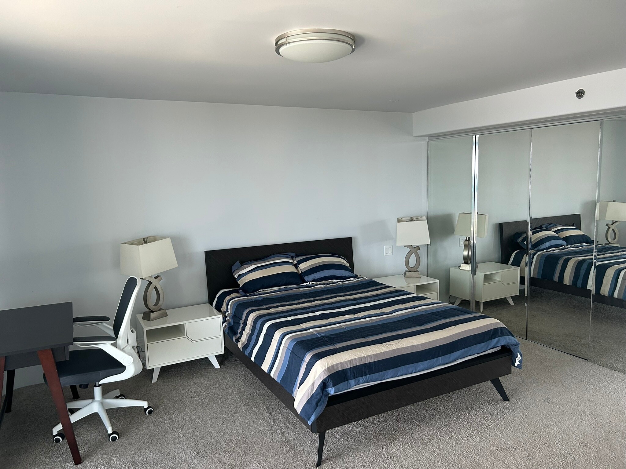 Building Photo - 66 Queen St