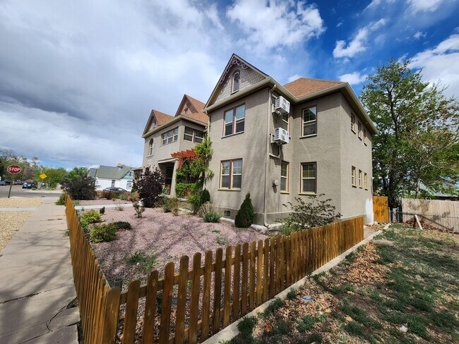 Building Photo - 1000 Carteret Ave