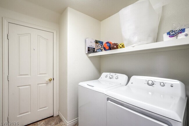 Building Photo - 2402 Legacy Island Cir