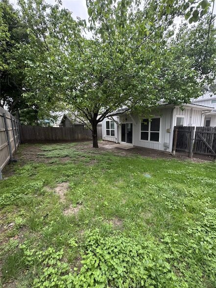 Building Photo - 4705 Rosedale Ave