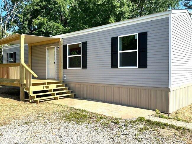Building Photo - Brand new Efficiency 1 BR mobile home with large bonus room