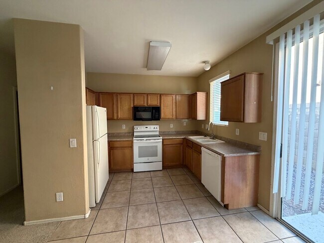 Building Photo - Beautiful Home for Rent in Phoenix! **NEW CARPET**