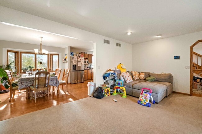 Building Photo - 1853 Wallinford Dr