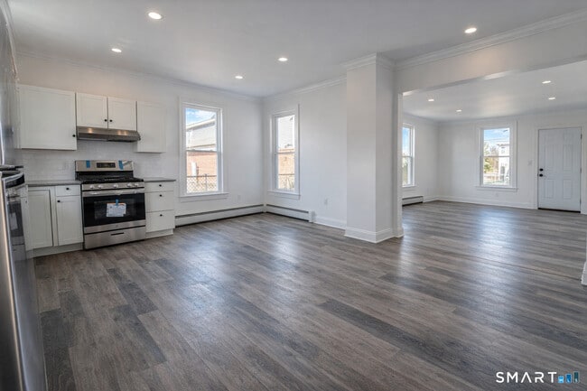 Building Photo - 17 Sherman Ave