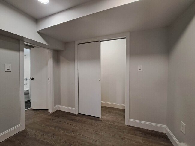 Building Photo - 6304 Liebig Ave