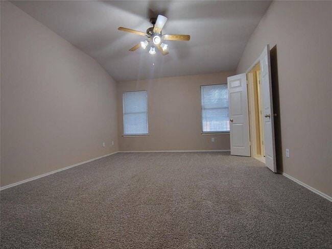 Building Photo - 2504 Hutton Ln