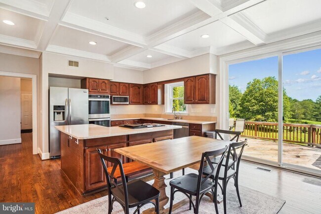 Building Photo - 9140 Goshen Valley Dr