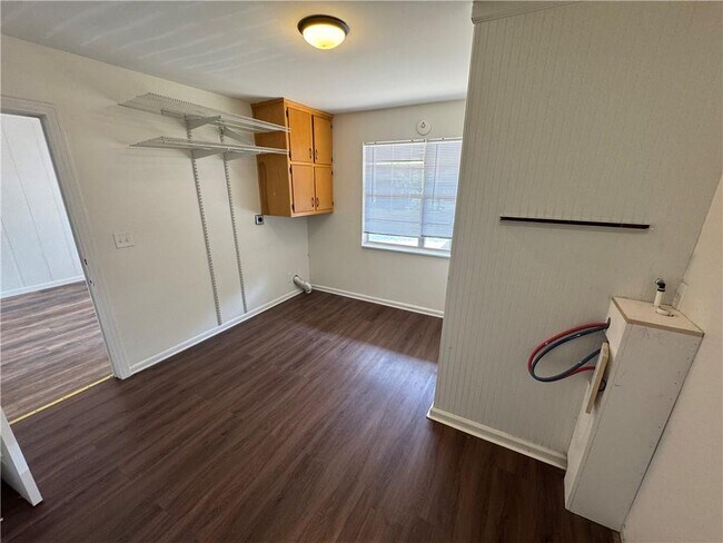 Building Photo - 276 Camp Glisson Rd