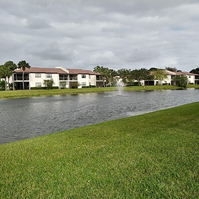 Building Photo - 8045 Eastlake Dr