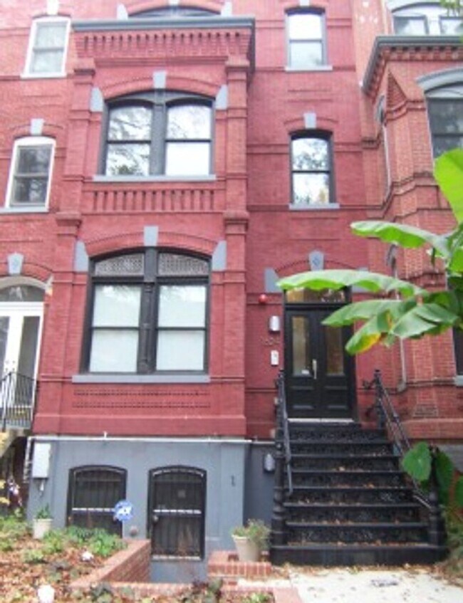 Primary Photo - 2BR/2BA Apartment - Logan Circle with priv...