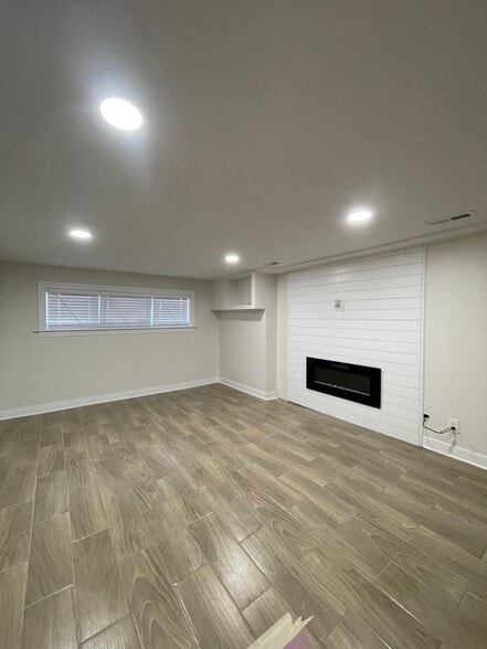 Building Photo - 5205 W Newport Ave