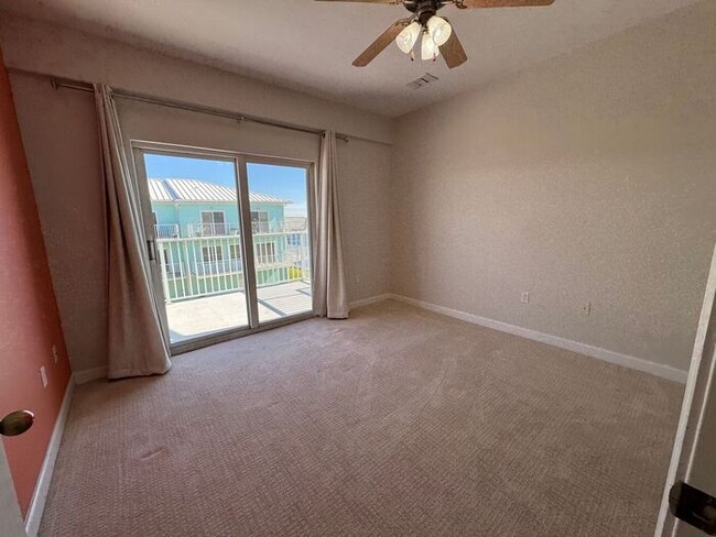 Building Photo - Gulf Breeze - 3 bedroom, 3 bathroom - Wate...